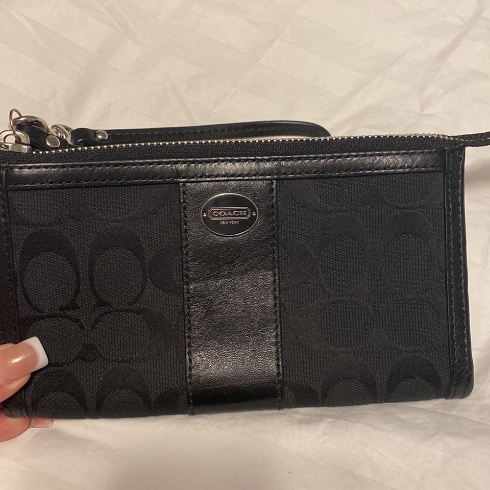 Authentic coach wallets - Picture 2 of 4